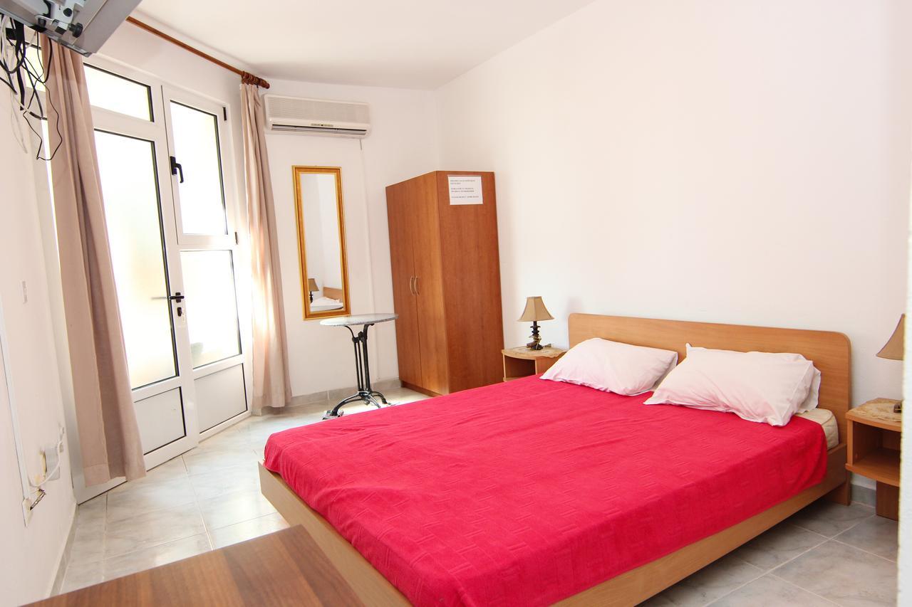 D&R Boreta Apartments Budva Bilik gambar